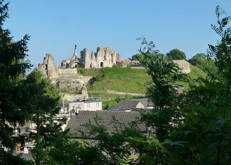 De kasteelruïne boven Valkenburg in Limburg