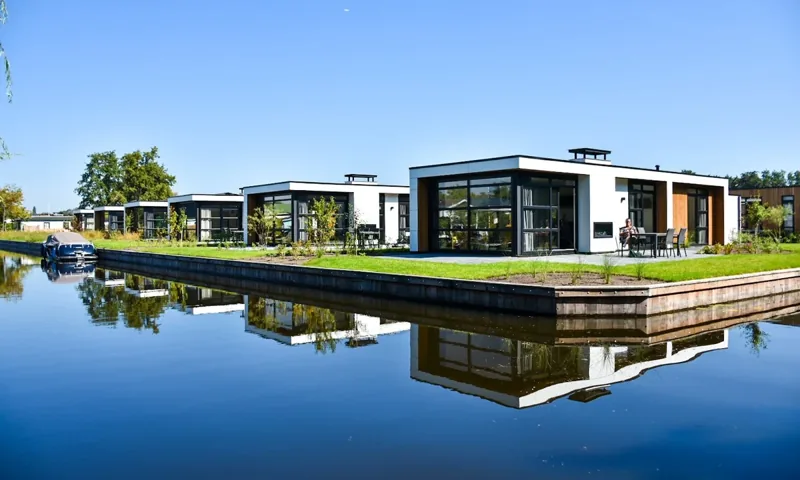 Foto uit het officiële partneraanbod van Allcamps: MarinaPark Residentie Nieuw Loosdrecht